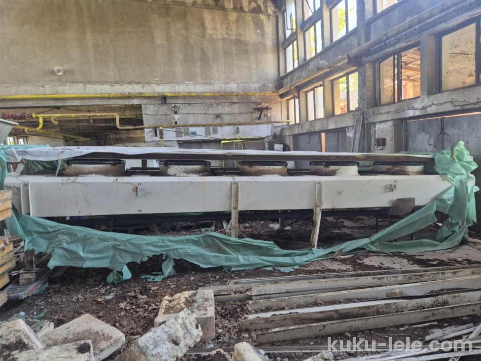 Prodajem plusnu italijansku hladnjacu velicine 23x25 m