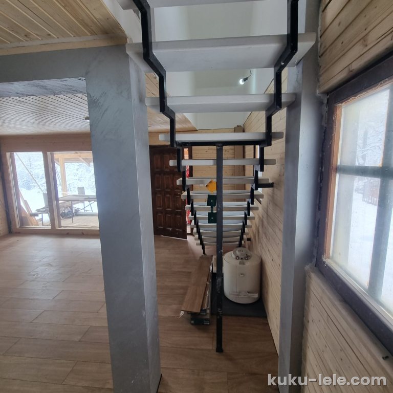 Zlatibor, drvena kuca sa bazenom na prodaju 96 m2 na placu od 5,5 ari