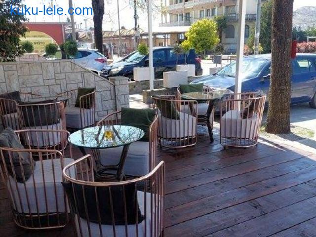 Potrebne radnice, Caffe Enigma